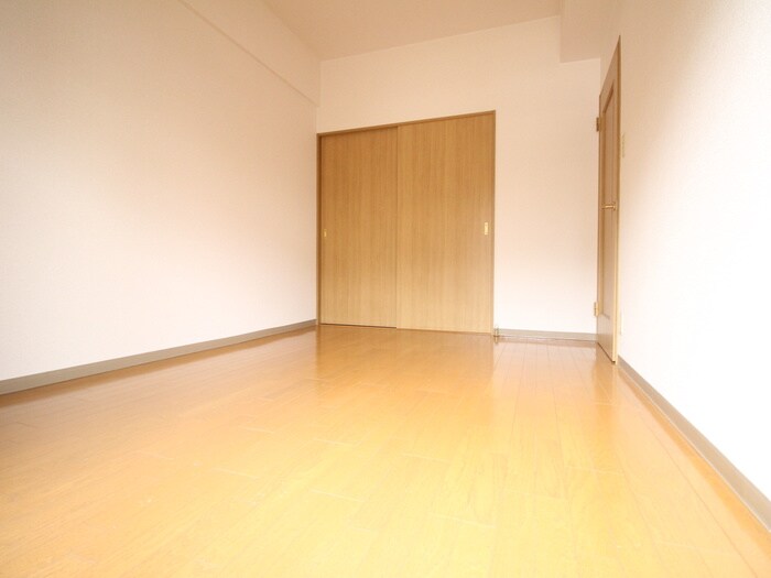 物件内観写真10　(居室)