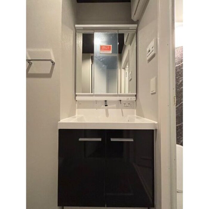 物件内観写真8　(洗面)