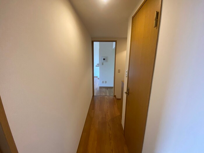 物件内観写真18　(廊下)
