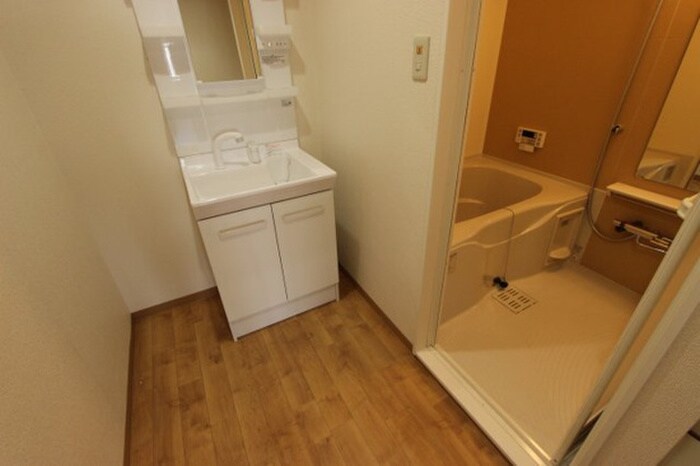 物件内観写真7　(洗面)