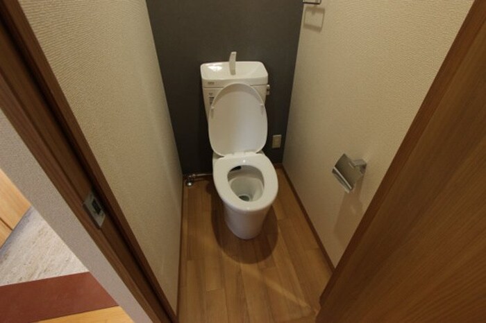 物件内観写真8　(トイレ)