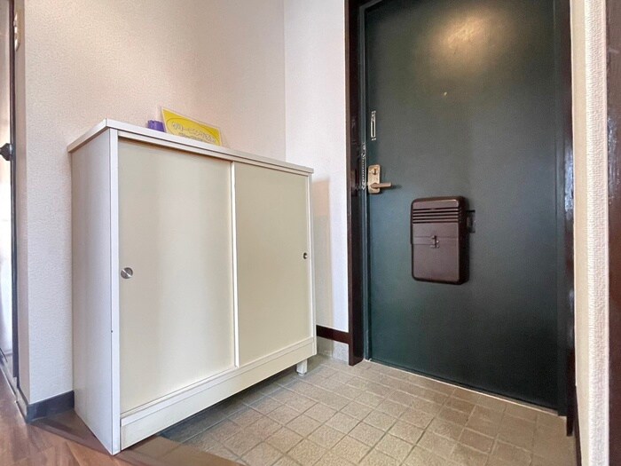 物件内観写真14　(玄関)