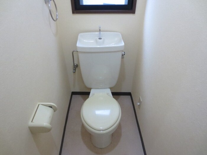 物件内観写真8　(トイレ)