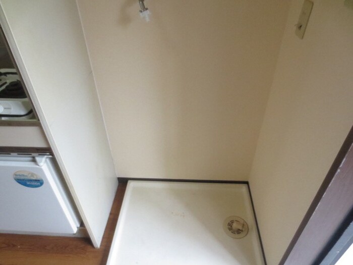 物件内観写真11　(洗濯機置場)