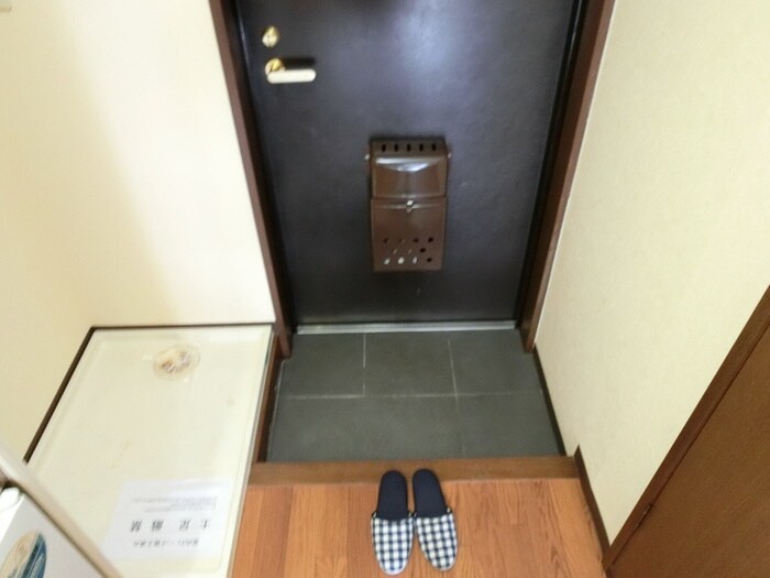 物件内観写真13　(玄関)
