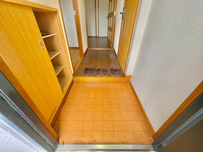 物件内観写真17　(玄関)
