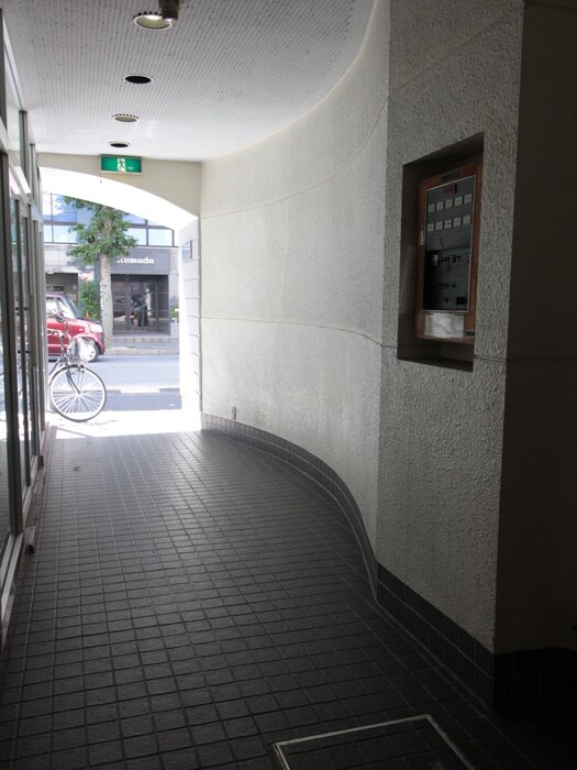 物件外観写真5　(エントランス部分)