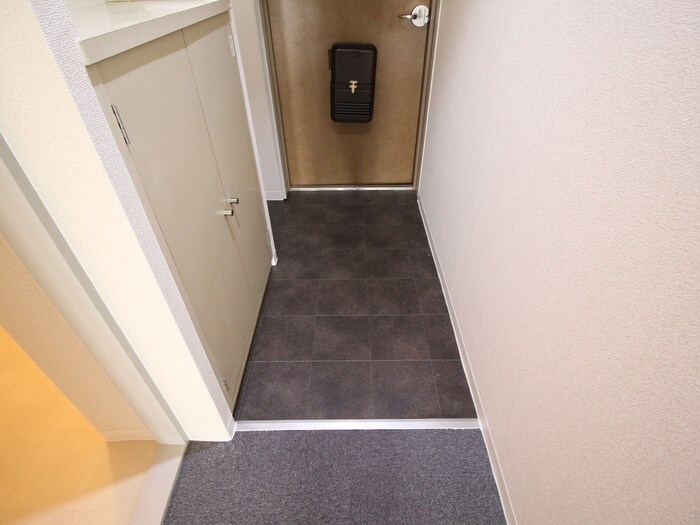 物件内観写真17　(玄関)
