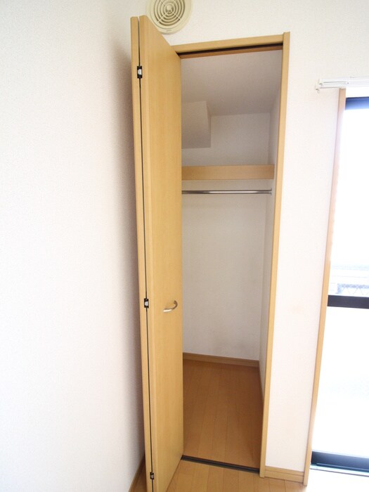 物件内観写真12　(収納)