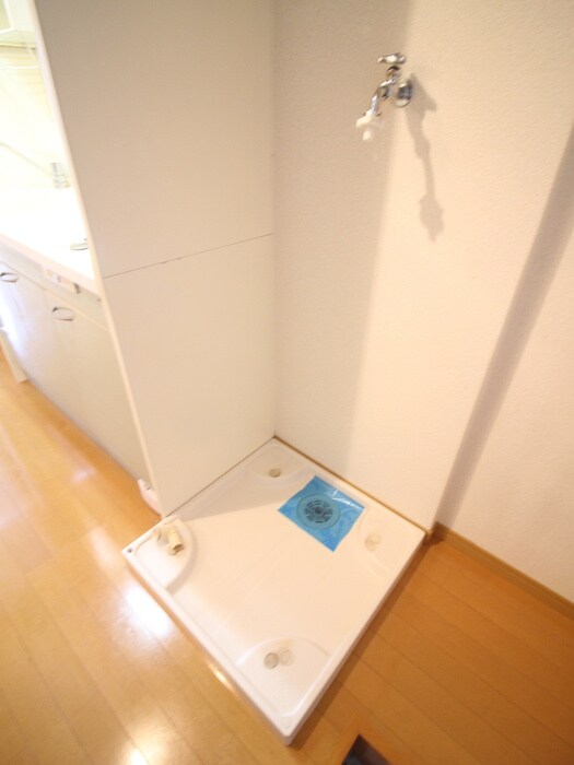 物件内観写真15　(洗濯機置場)