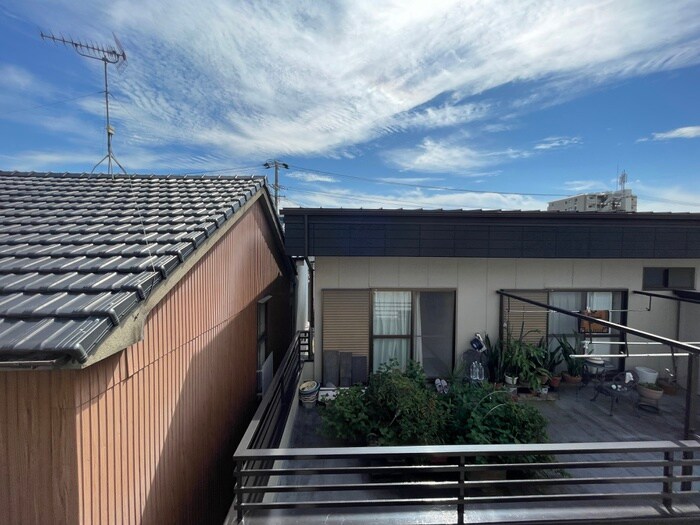 物件内観写真7　(室内からの展望)