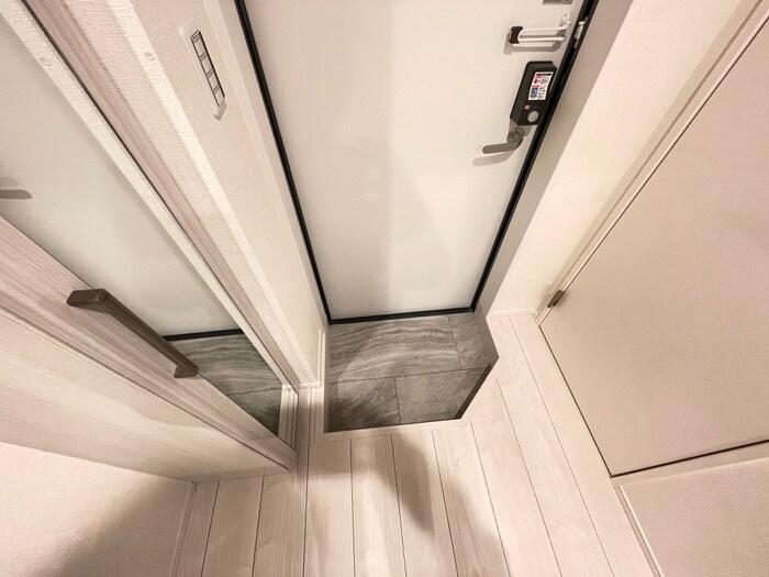 物件内観写真18　(玄関)