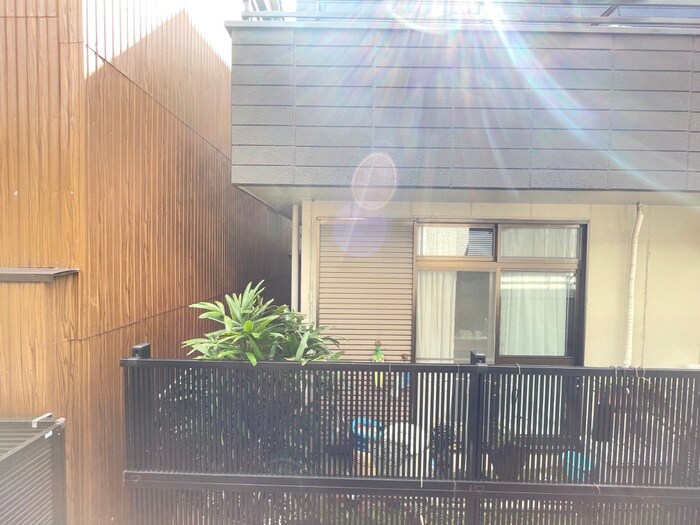 物件内観写真22　(室内からの展望)