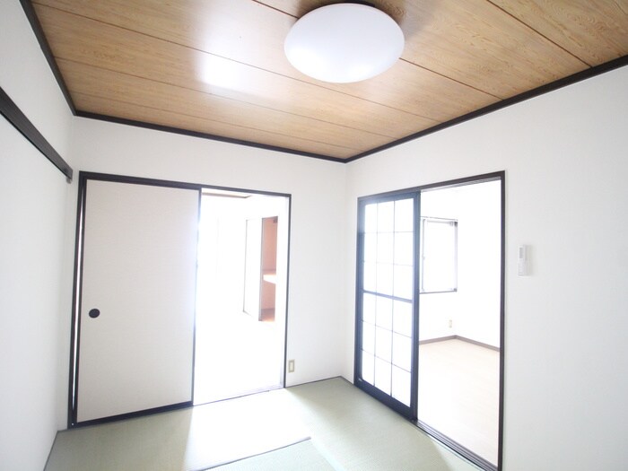 物件内観写真8　(居室)