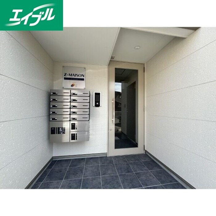 物件外観写真5　(エントランス部分)