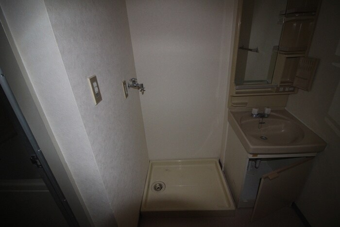 物件内観写真17　(洗濯機置場)