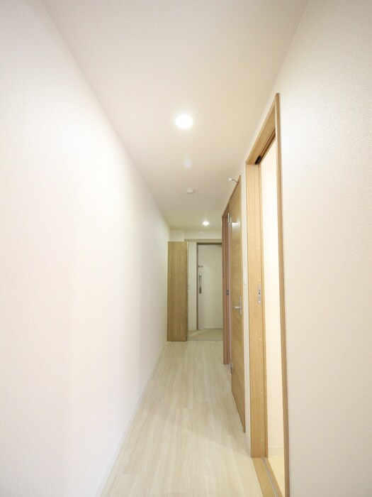 物件内観写真8　(廊下)