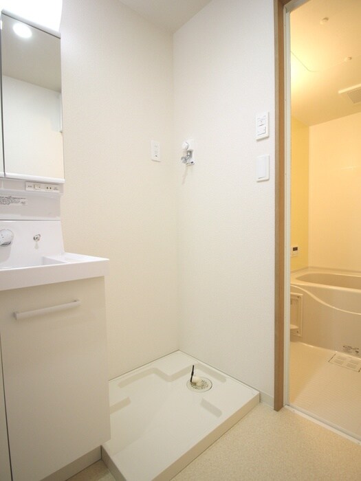 物件内観写真18　(洗濯機置場)