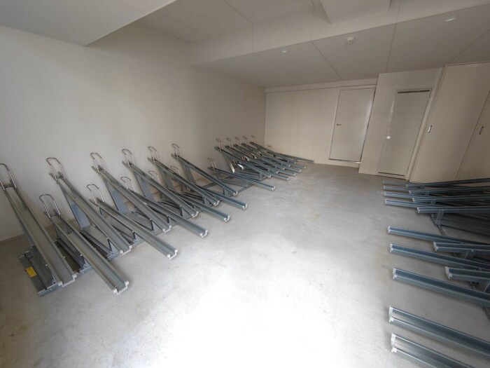 物件外観写真4　(駐輪場)