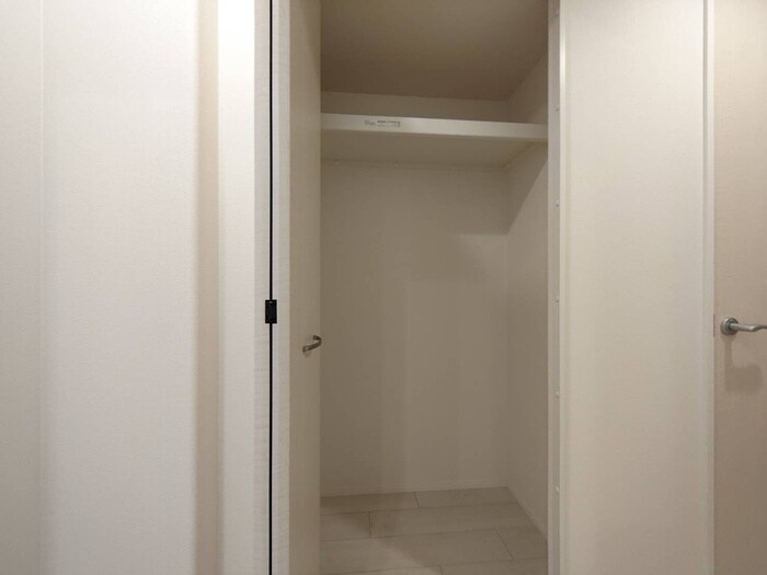 物件内観写真12　(収納)