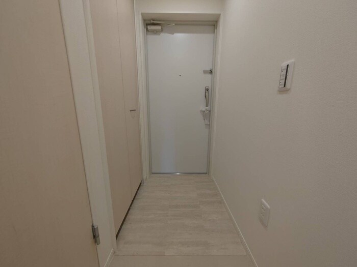 物件内観写真18　(玄関)