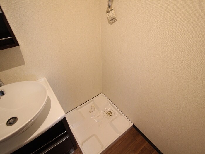 物件内観写真13　(洗濯機置場)