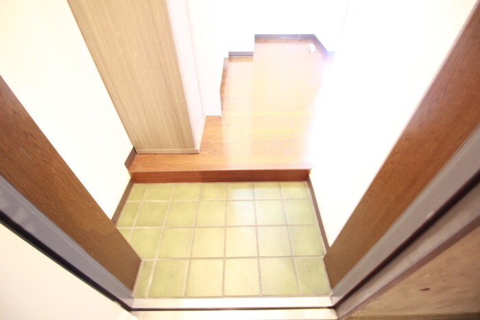 物件内観写真13　(玄関)