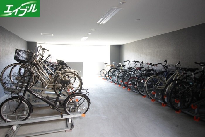 物件外観写真6　(駐輪場)