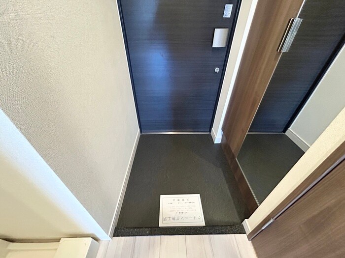 物件内観写真16　(玄関)