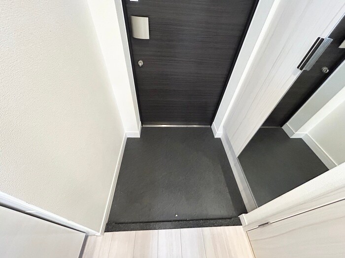 物件内観写真16　(玄関)