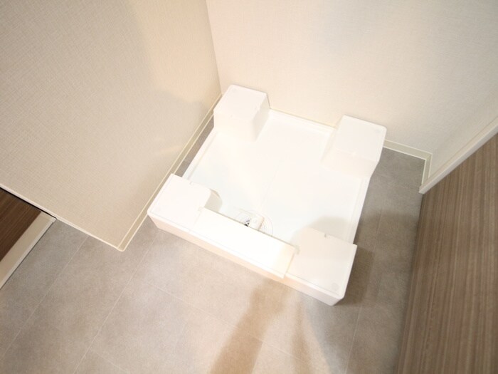 物件内観写真16　(洗濯機置場)