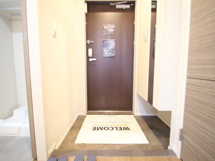 物件内観写真18　(玄関)