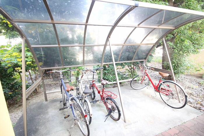 物件外観写真5　(駐輪場)