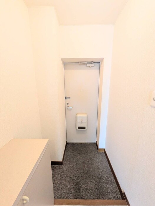 物件内観写真11　(玄関)