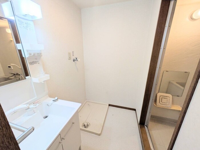 物件内観写真13　(洗面)