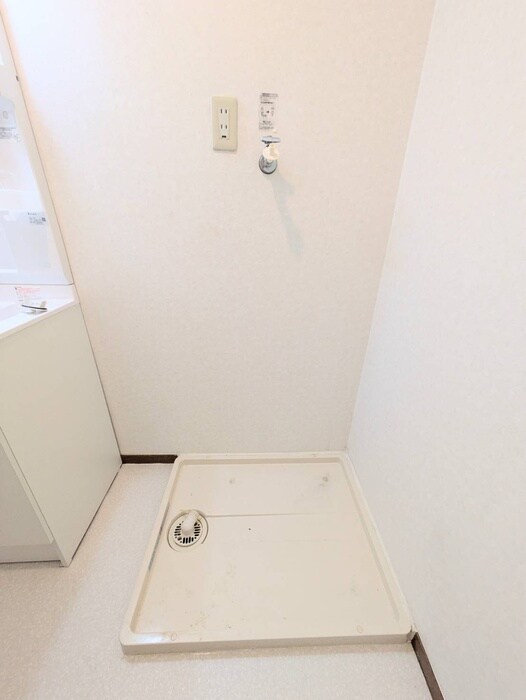 物件内観写真14　(洗濯機置場)