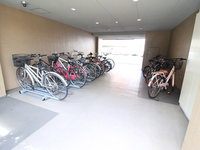 物件外観写真5　(駐輪場)
