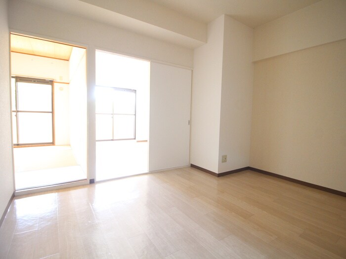 物件内観写真8　(居室)