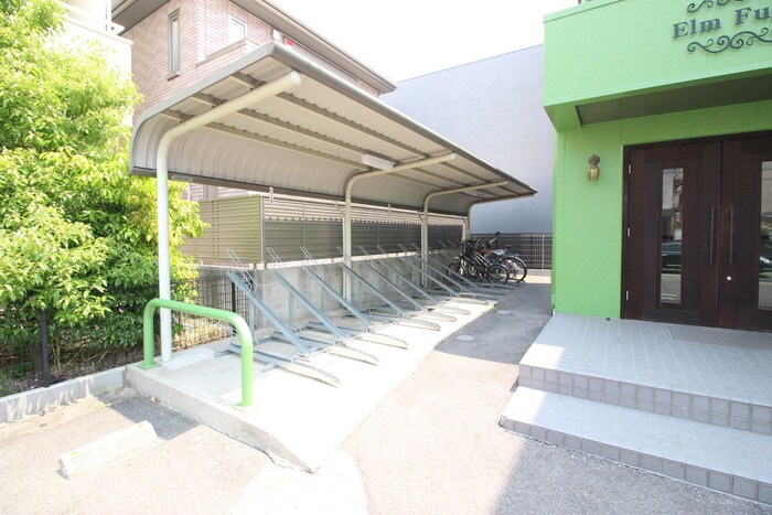 物件外観写真3　(駐輪場)