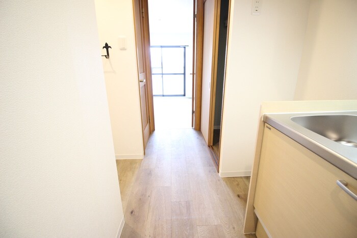 物件内観写真18　(廊下)