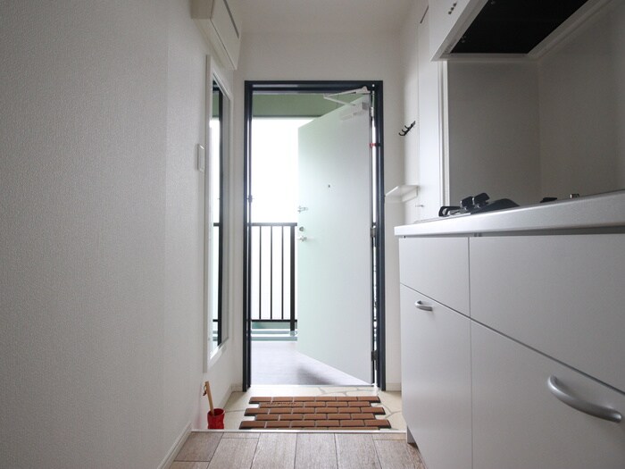 物件内観写真18　(玄関)