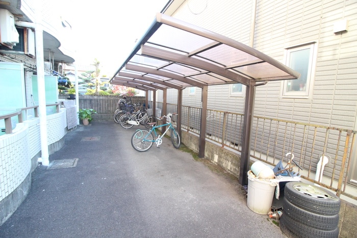 物件外観写真3　(駐輪場)
