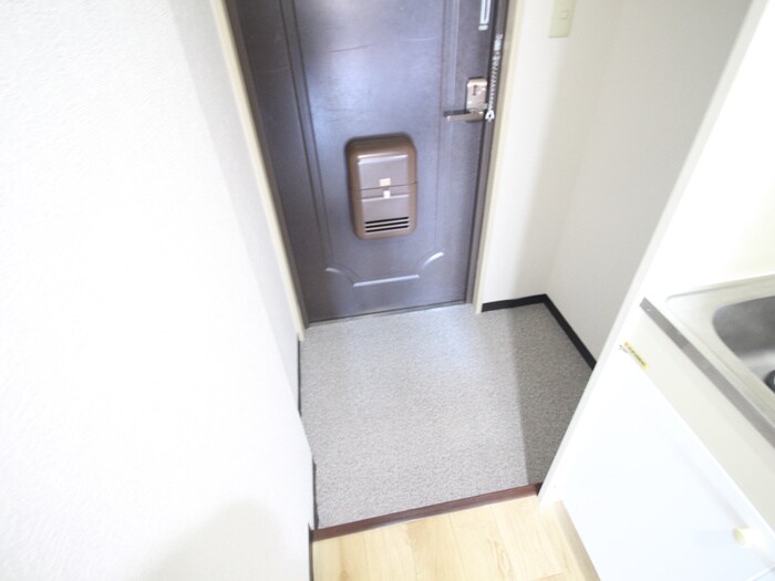 物件内観写真17　(玄関)