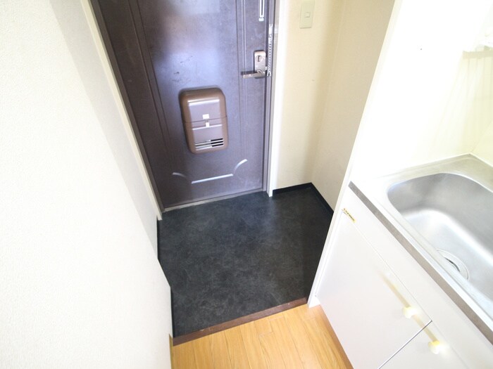 物件内観写真17　(玄関)