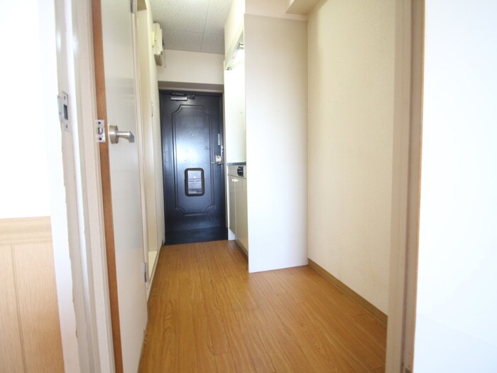 物件内観写真18　(廊下)