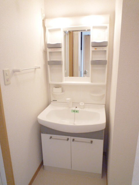 物件内観写真8　(洗面)