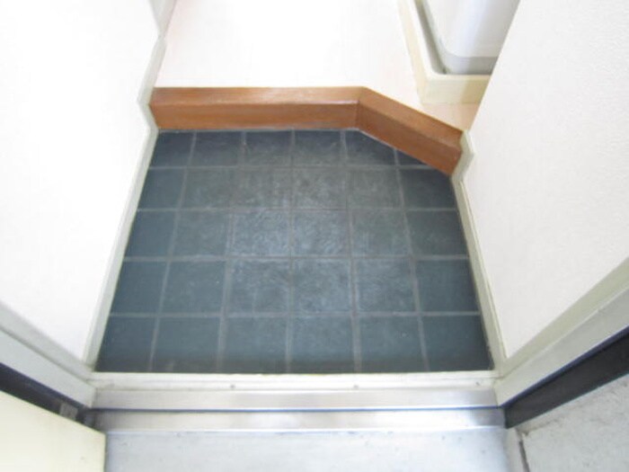 物件内観写真7　(玄関)