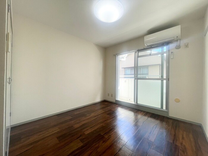 物件内観写真10　(居室)