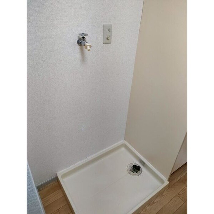 物件内観写真13　(洗濯機置場)