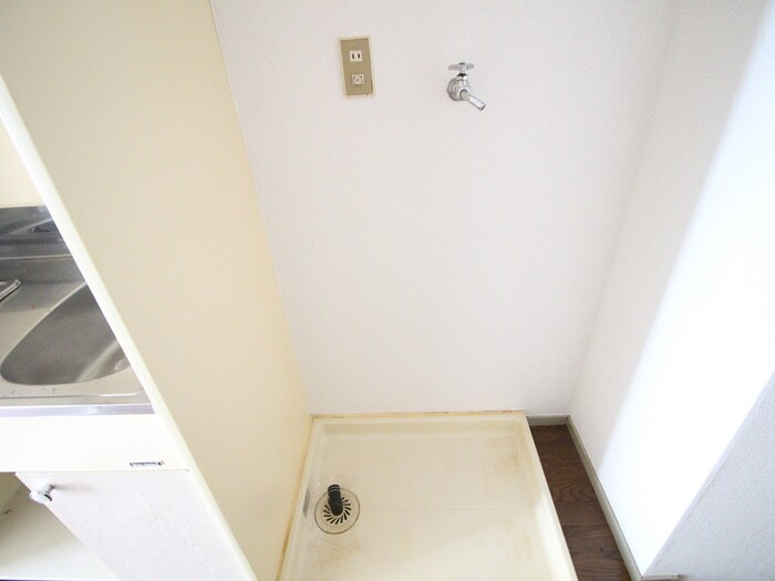 物件内観写真13　(洗濯機置場)